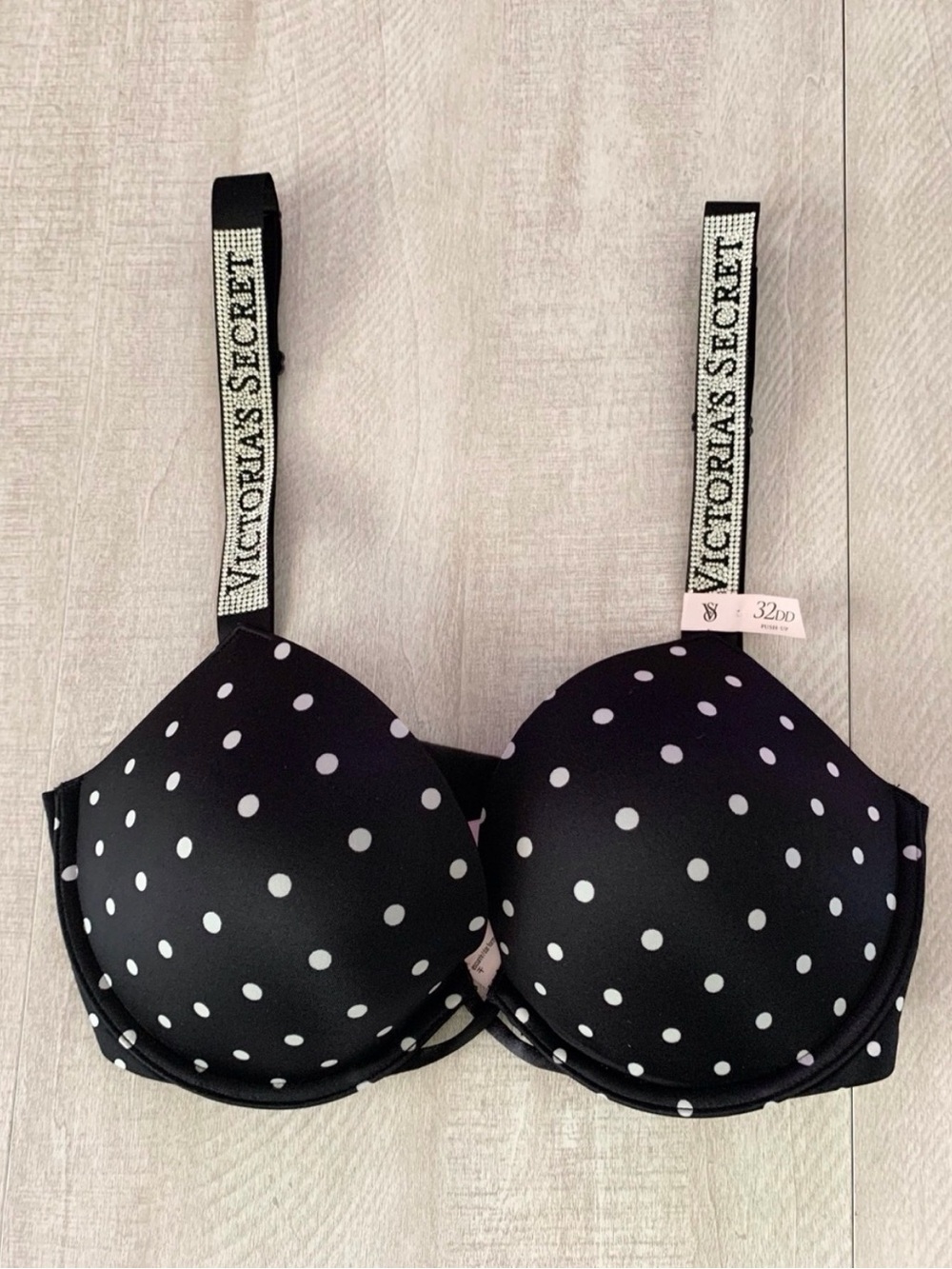 Victoria’s Secret Logo Shine Strap Push Up Bra Size 32DD